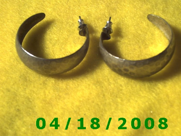 Silver Hoop Pierced Earrings Q3036