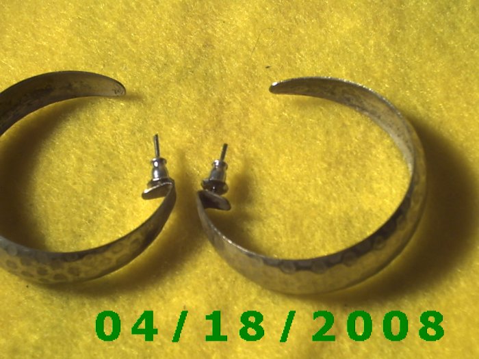 Silver Hoop Pierced Earrings Q3040