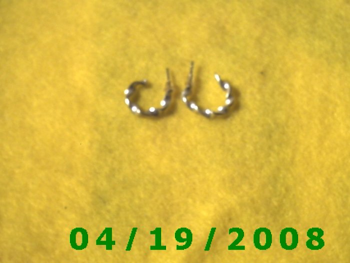 Silver Hoop Pierced Earrings Q3042