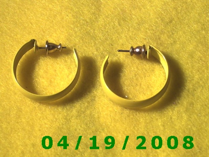 Yellow Hoop Pierced Earrings Q3047