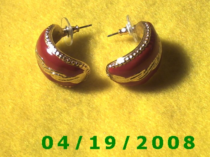 Gold and Red Hoop Pierced Earrings Q3048