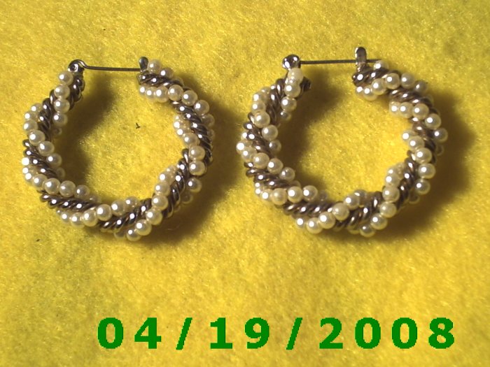Bead Hoop Pierced Earrings Q3052