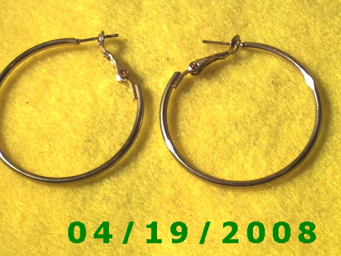 Gold Hoop Pierced Earrings Q3054