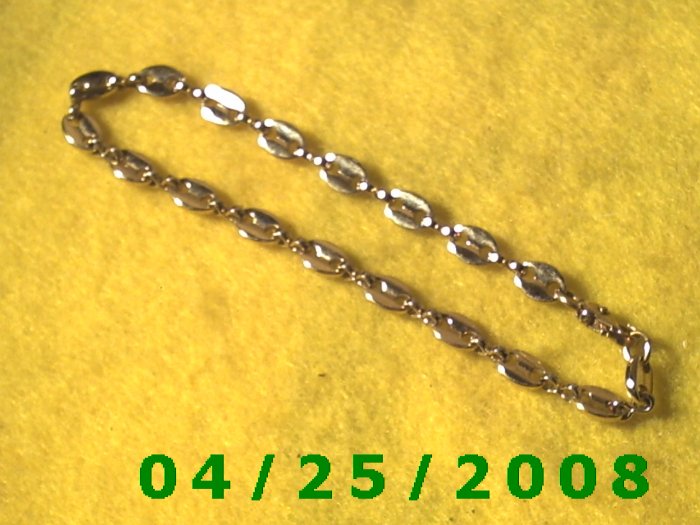 Gold Bracelet B002