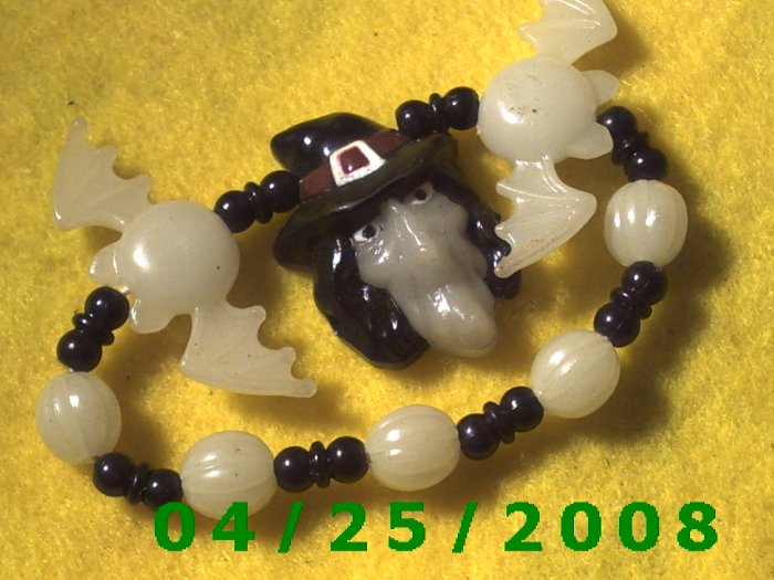 Beads, Bats and Witch Stretch Bracelet B004