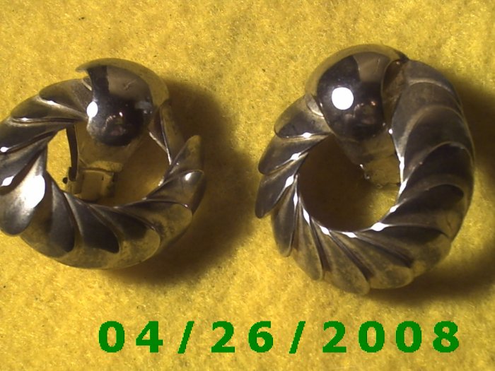 Silver Clip On Earrings....... 097