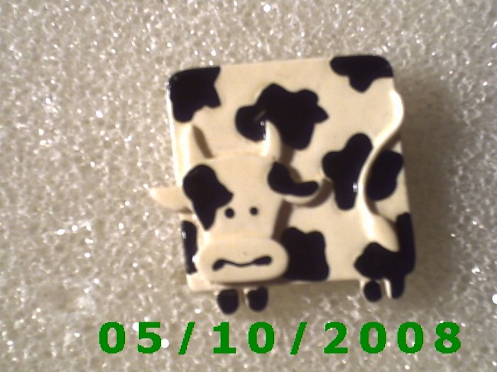 Cow Pin (116)