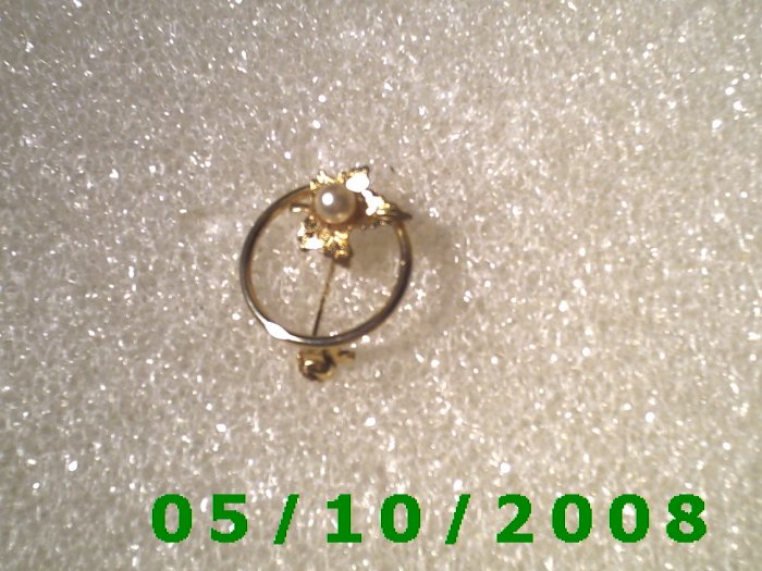 Gold Leaf on Ring w/Pearl Pin (105)