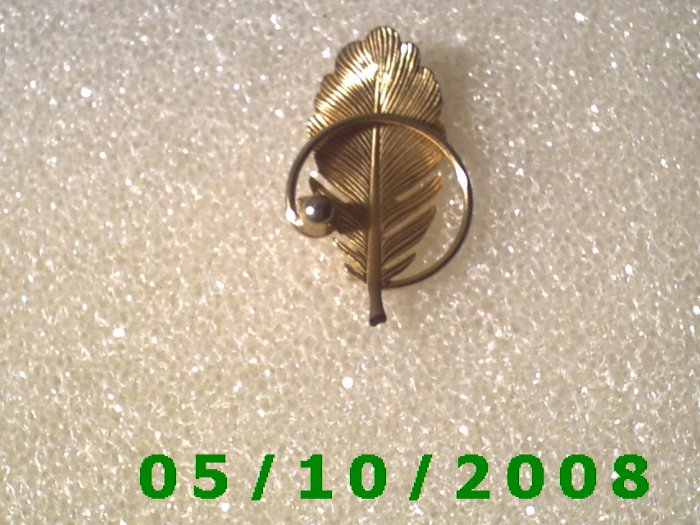 Gold Leaf Pin A078
