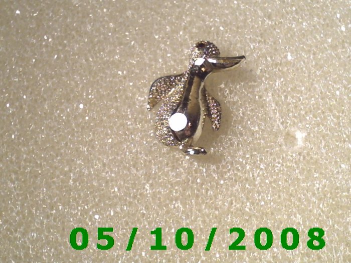 Silver Penquin Pin A079