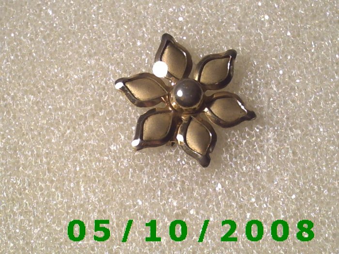 Silver Flower Pin A080