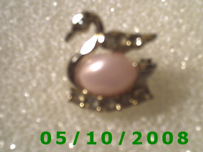 Pink n Gold Swan Pin