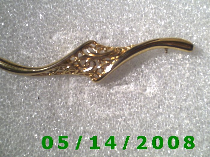 Gold Pin..................... B059
