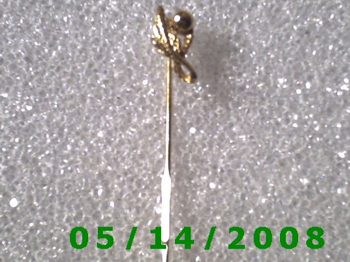 Gold Leaf and Pearl Stick Pin....... B054