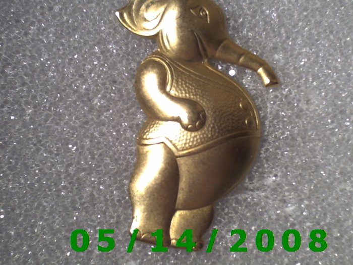 Gold Elephant Pin B035