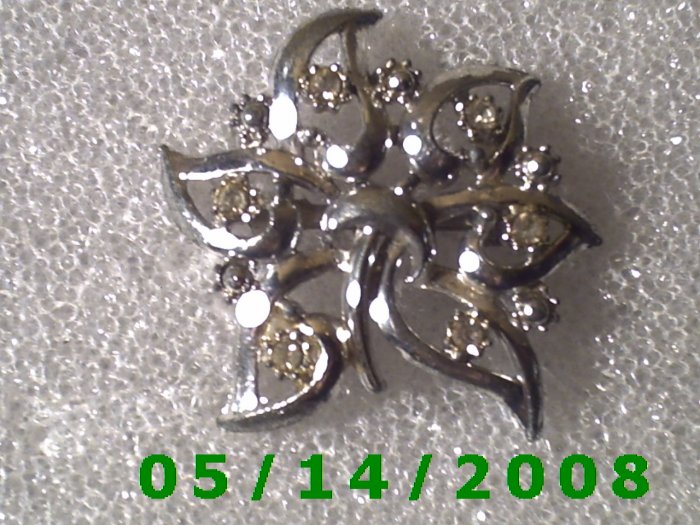 Silver Flower w/Rinestones Brooche (B034)