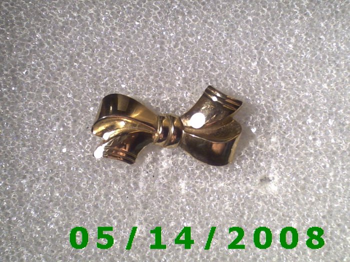 Gold Bow Pin B032