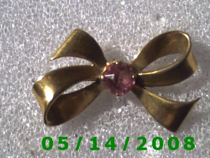 Gold Bow w/Pink Stone Pin B030