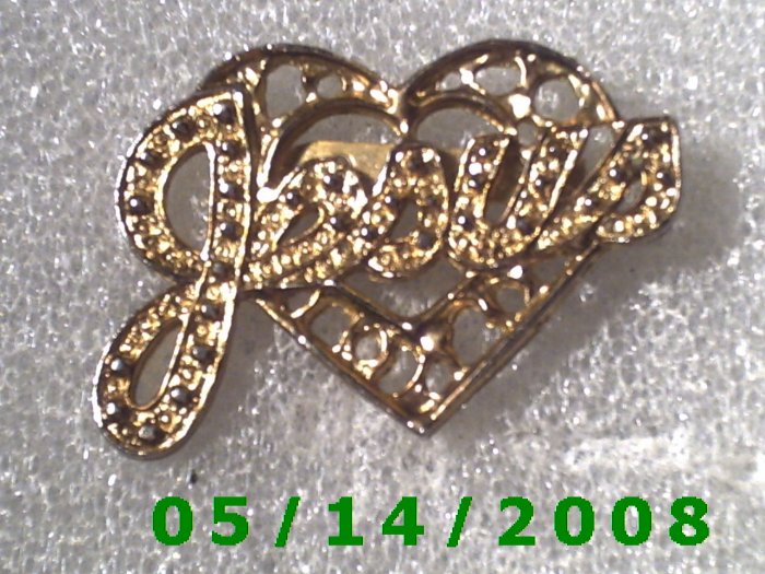 Gold Heart n Jesus Pin B026