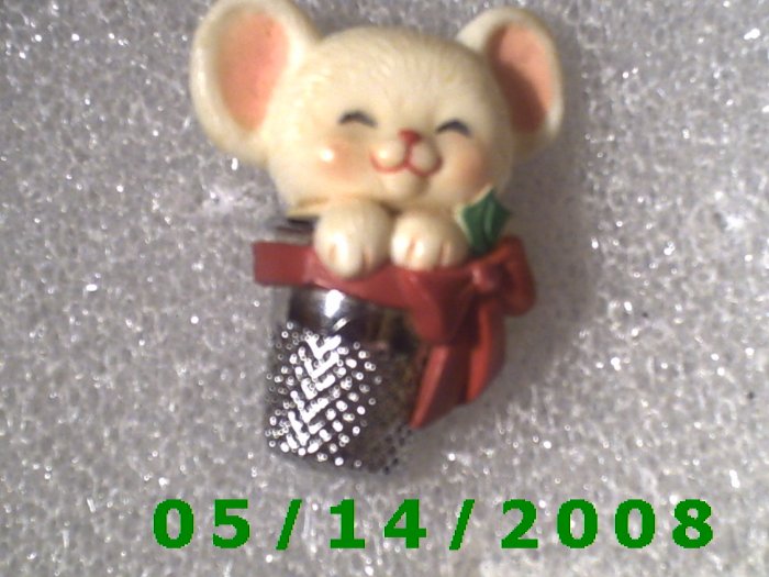 Mouse in a Thimbal Pin Signed 1983 Halmark Cards B023