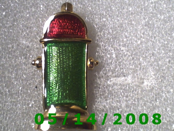 Gold Red n Green Fire Hydrant Pin B022