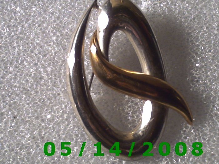 Gold n Silver Letter Q Pin B015