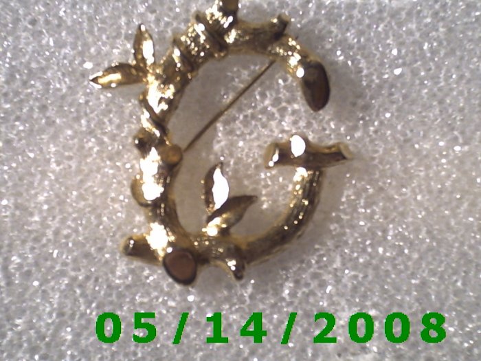 Gold Letter G Pin Signed Sarah Cov B014