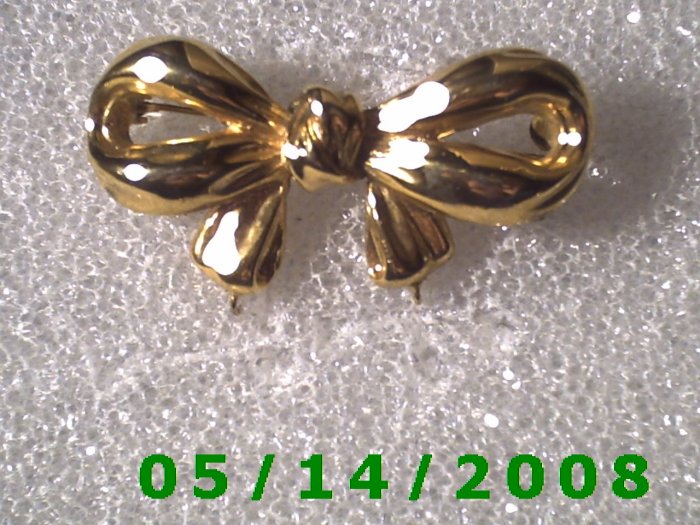 Gold Bow Pin B011