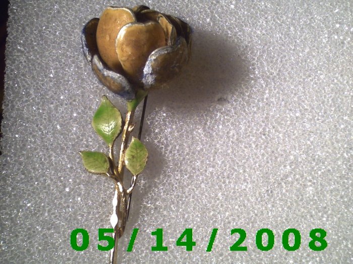 Flower Pin B010