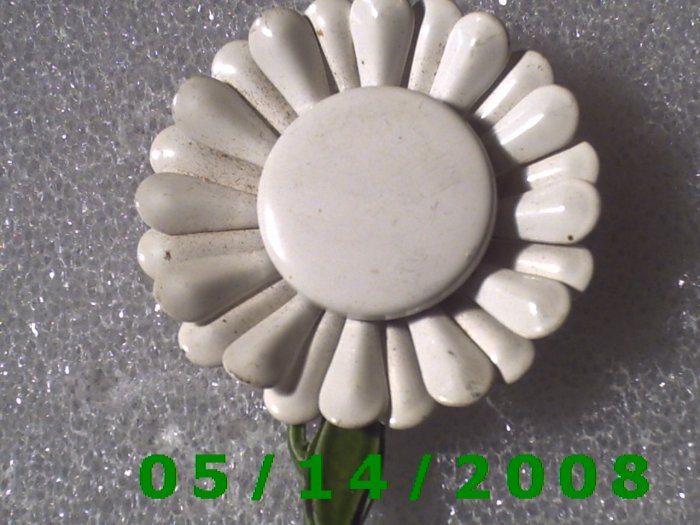 Flower Pin B002
