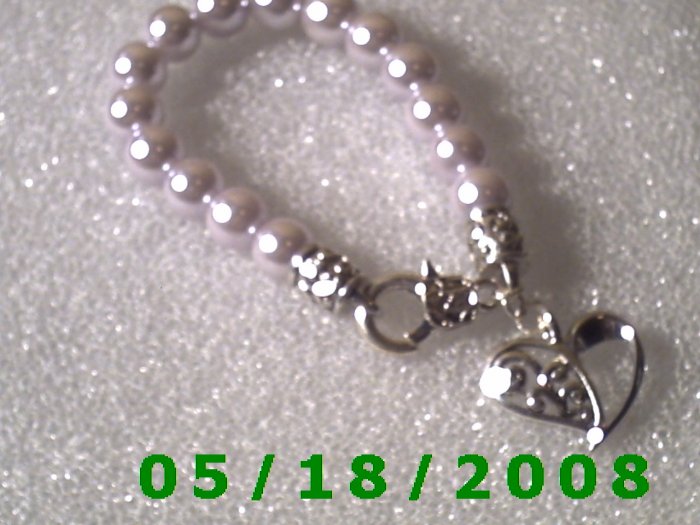 Pearl Bracelet w/Silver Heart Roll2 012