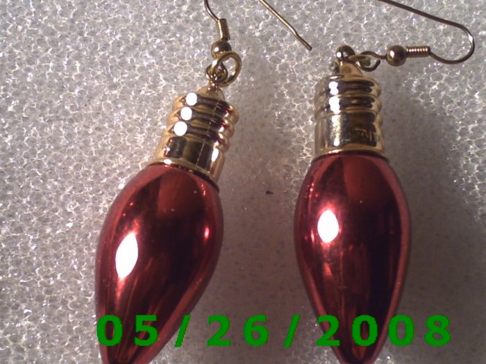 Red Light Bulb Pierced Earrings C018