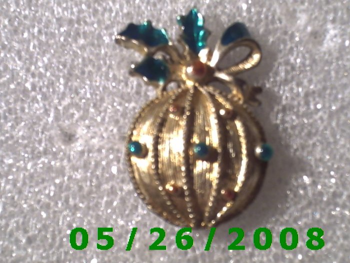 Silver Ornament with Holly Pin C007