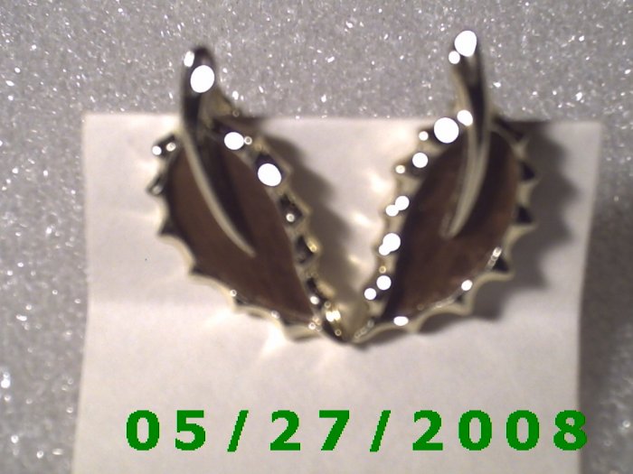 Silver Leaf, Clip On Earrings D015 1011