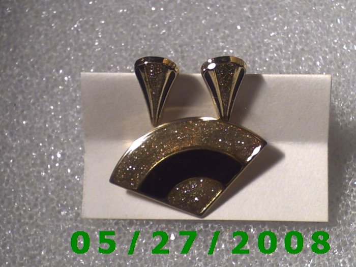 Gold w/Black n Gold Sparkle Clip On Earrings.& Pin D004
