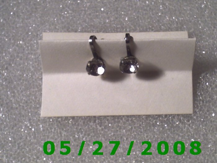 Silver w/clesr stone Screw Back Earrings D002