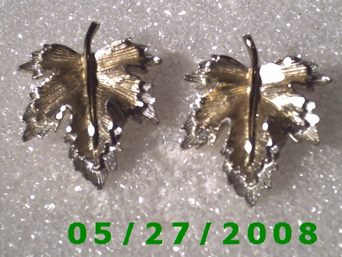 Silver Leaf Clip On Earrings D018 1010