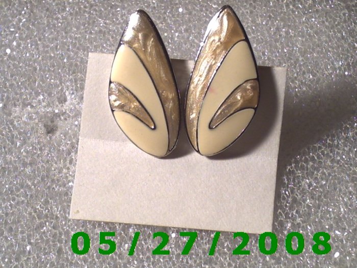 Silver Clip On Earrings D020