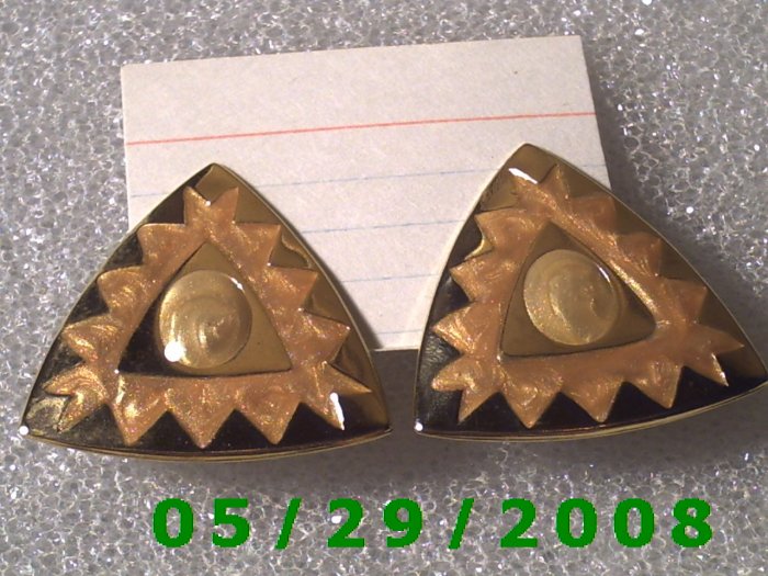 Gold Triangles Clip On Earrings D041