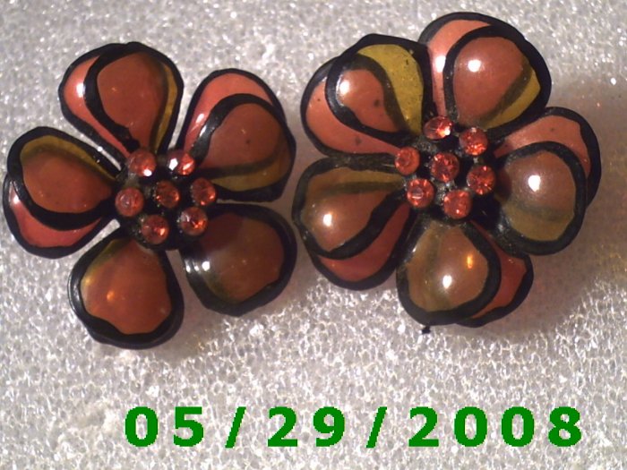 Flower Clip On Earrings D046
