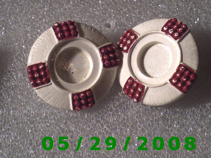 Red n White Clip On Earrings D056