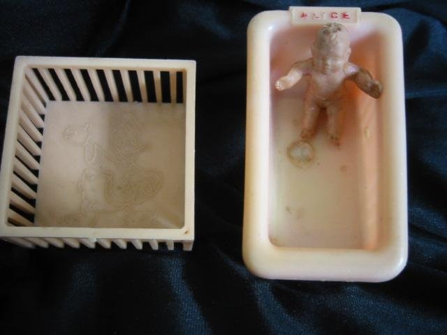 vintage doll-house Furniture Alice Baby, Bathtub Donald Duck Playpen