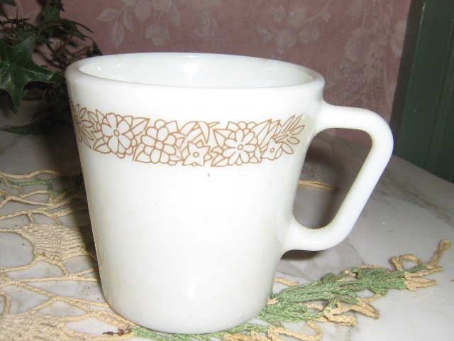 Vintage .. Woodland Brown Pattern .. PYREX .. Coffee Cup