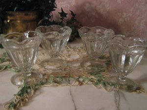 Set 4 .. vintage Anchor Hocking Sundae footed Dishes