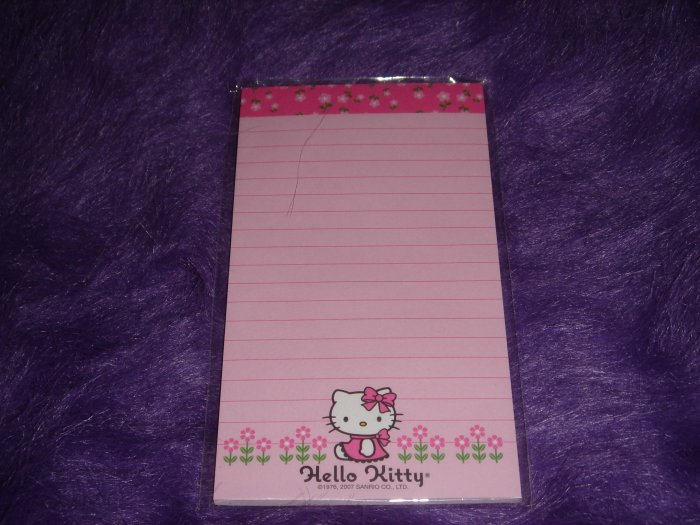 Hello Kitty Magnetic Memo Pad - Flowers