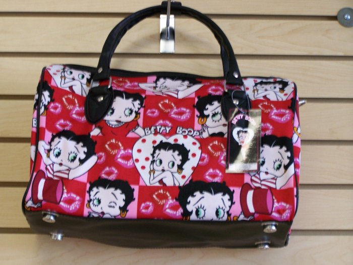 betty duffle bag16