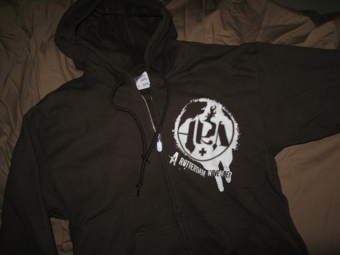 Hoodie - Dark brown with white splatter - Med