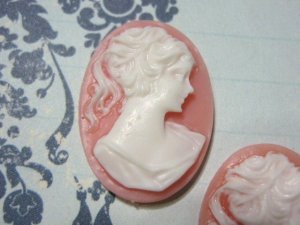 Lady Cameo 25x18mm White on Angelskin Resin Cabochon