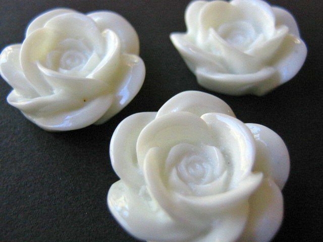 White Rose Flower 17mm Resin Cabochon