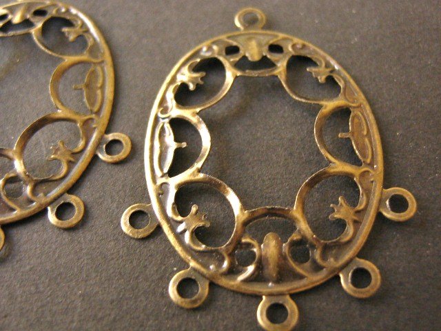 Filigree Pendant Antique Bronze 28x38mm